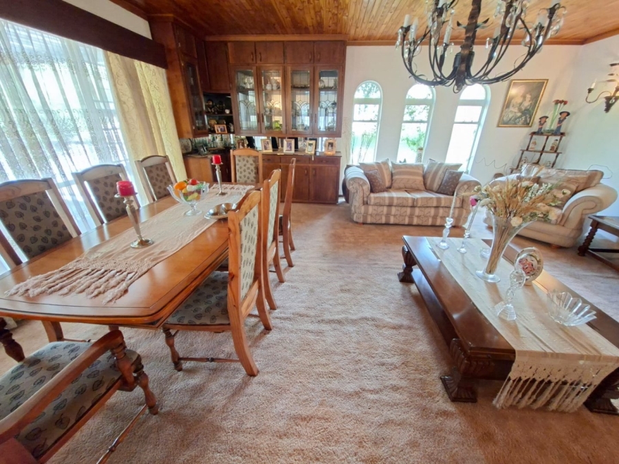 6 Bedroom Property for Sale in Heuwelsig Free State